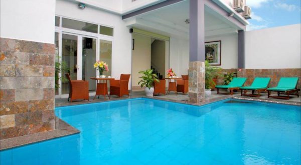 bể bơi khách sạn bán đường Lý Thái Tổ - Hội An